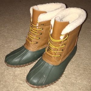 American Eagle duck boots